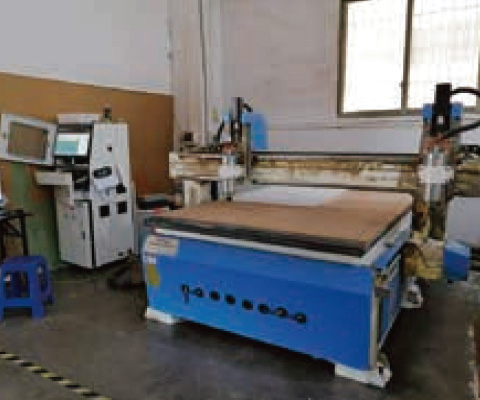CNCカッティングマシン